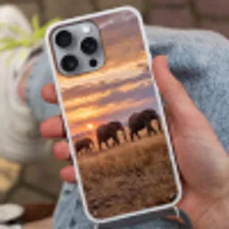 Olifanten - Savanne - Zonsondergang - Afrika - Warm Hoesje iPhone 16 Pro Max met koord klein -sfeer3