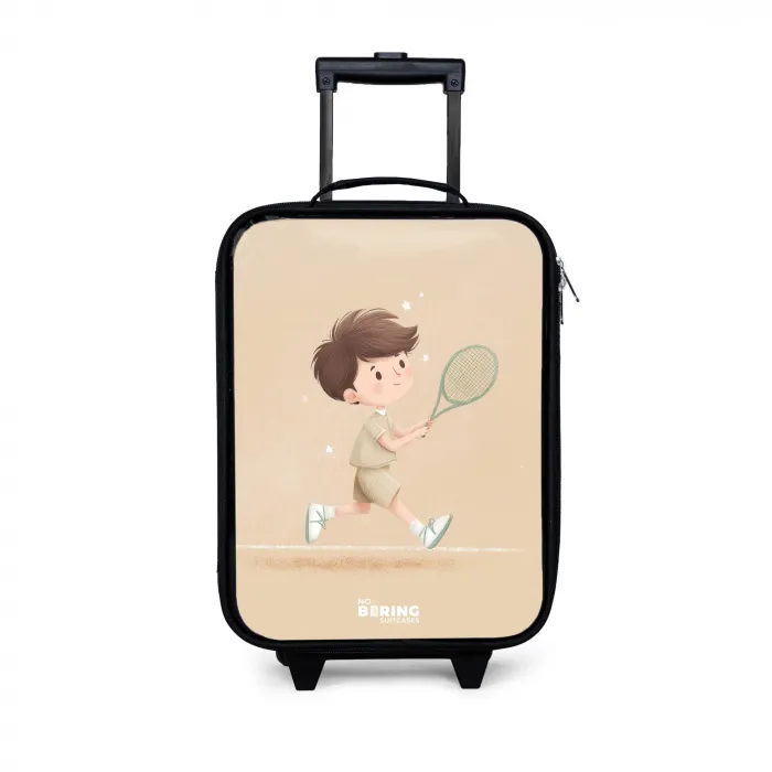 Jongen speelt tennis op zandkleurige achtergrond Kinderkoffer - Zwart klein -3d