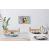 Vrouw - Blond - Roze kauwgom - Kleurrijk - Pastel Muursticker klein -eettafel
