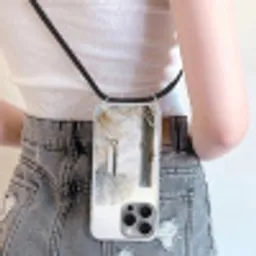 Hek - Sneeuw - Mist - Platteland - Nostalgisch Hoesje iPhone 16 Pro Max met koord klein -sfeer5