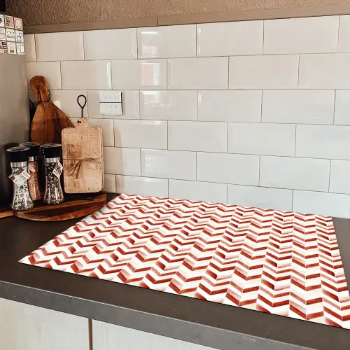 Chic - Strepen - Rood - Wit Inductie beschermer vinyl 3mm klein 276 -sfeer3