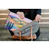 Landschap - Paars - Pastel - Huizen laptophoes neopreen klein -tas