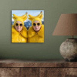 Vrouwen - Bananen - Geel aluminium wit klein -sfeer2