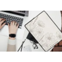 Minimalistisch - Modern - Bloemen - Beige laptophoes neopreen klein -bureau