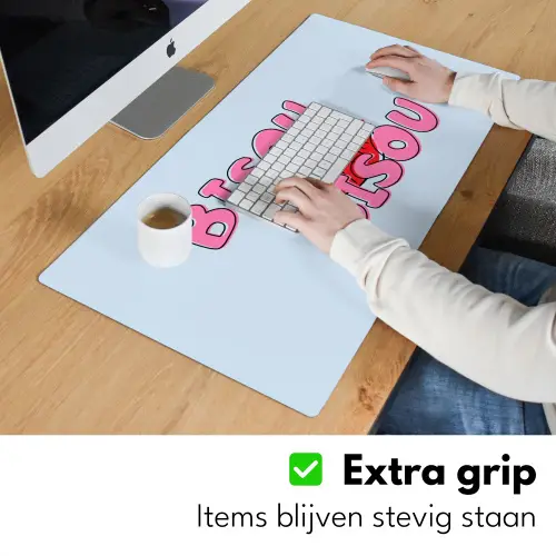 Bisou - Blauw - Roze - Lippen Muismat XXL klein -sfeer3