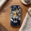 Tijger - Verfspatten - Goud Telefoonhoesje iPhone 17 Pro klein -sfeer1