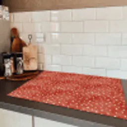 Chic - Stippen - Rood - Wit Inductie beschermer vinyl 3mm klein 276 -sfeer3