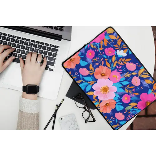 Bloemen - Blauw - Roze laptophoes neopreen klein -bureau