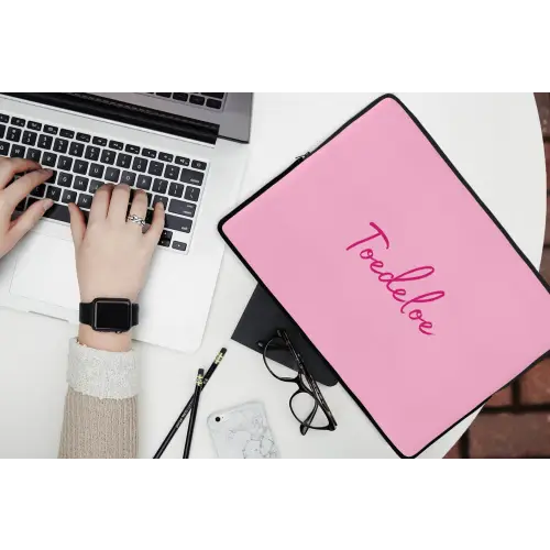 Toedeloe - Roze - Minimalistisch laptophoes neopreen klein -bureau