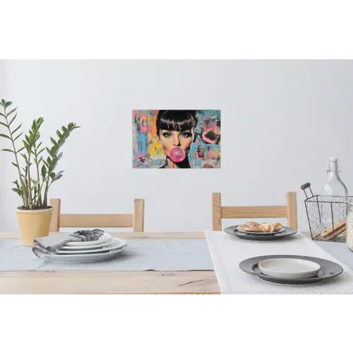 Kauwgom - Vrouw - Penseelstreken - Modern Muursticker klein -eettafel