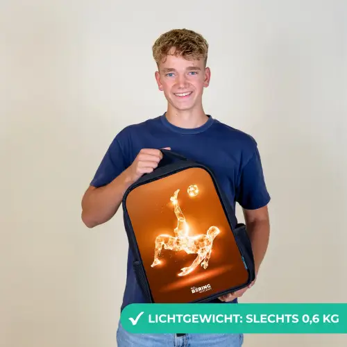 Oranje lichtvoetballer in zweefmoment Rugzak - Zwart middel -sfeer7_NL