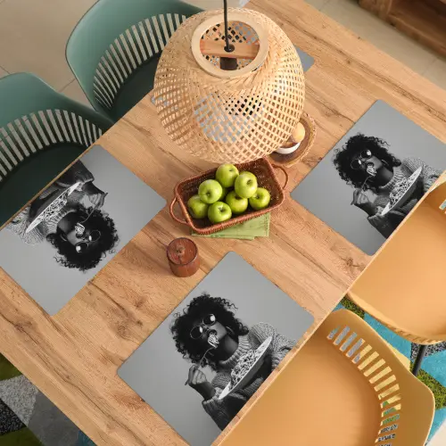 Vrouw - Pasta - Zwart - Wit Placemat vinyl groot -zzsfeer5_Kitchenyeah-website