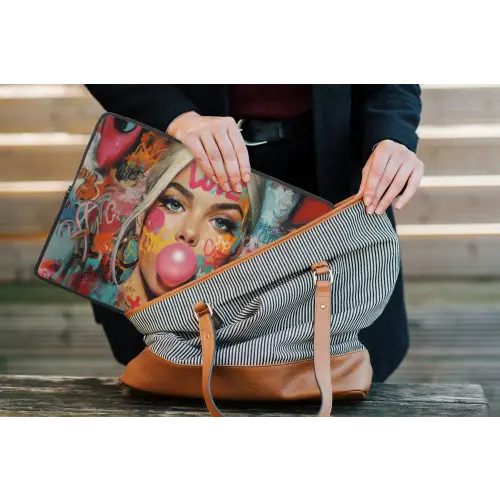 Vrouw - Kauwgom - Graffiti - Love laptophoes neopreen klein -tas