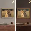 Leeuwin - Gras - Geel Light Box met batterij (Wandlamp) middel -sfeer3