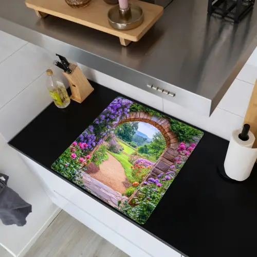Doorkijk - Poort - Bloemen - Tuin Inductie beschemer met haakjes middel -sfeer1