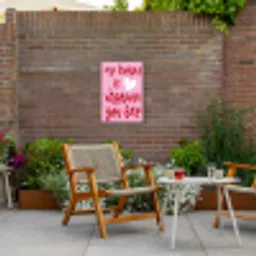 Valentijn - Hart - Liefde - Roze Tuinposter op houten frame 2 cm dik klein -sfeer3