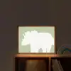 Dino - Triceratops - Dinosaurus - Groen Light Box met batterij (Wandlamp kind) middel -sfeer1_kind