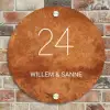 Roest - Klassiek Naambord Rond klein -sfeer2
