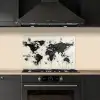 Wereldkaart - Zwart - Inkt keuken achterwand spatscherm klein -sfeer1