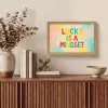 Quote - Lucky - Regenboogkleuren Light Box met kabel (Tafellamp) klein -sfeer2