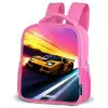 Gele raceauto bij kleurrijke zonsondergang Kinderrugzak - Roze middel -schuin