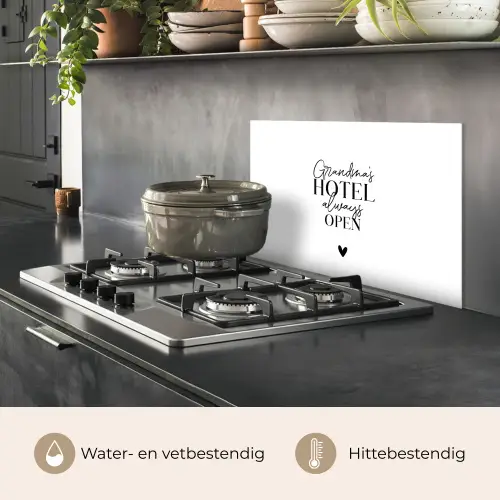 Quotes - Spreuken - Oma - Grandma's hotel always open keuken achterwand spatscherm klein -usp_NL