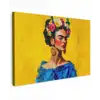 Frida Kahlo - Vrouw - Geel - Blauw - Bloemen Tuinposter op houten frame 2 cm dik klein -3d