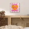 Valentijn - Love - Roze - Oranje plexiglas 5mm klein -sfeer4