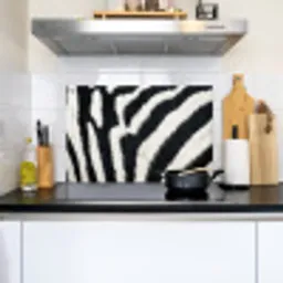 Zebra - Vacht - Klassiek - Zwart - Wit Inductie beschemer met haakjes klein -sfeer2