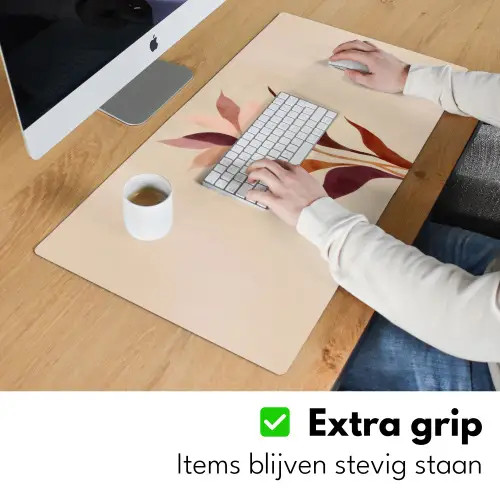 Bloemen - Blaadjes - Minimalistisch - Roze Muismat XXL klein -sfeer3