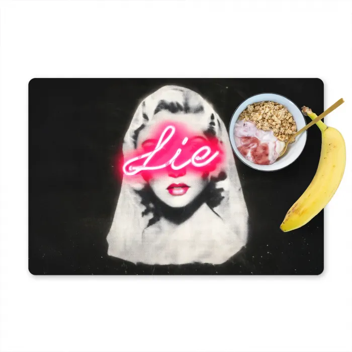 Neon - Letters - Vintage - Vrouw Placemat vinyl groot -zzzproduct_Kitchenyeah-website