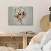 Schilderij - Vrouw - Zonnebril - Bloemenkrans PET vilt klein -sfeer3