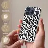 Modern - Lijnen - Zwart Telefoonhoesje iPhone 17 Pro klein 878 -sfeer3_NL