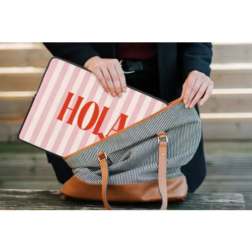 Hola - Quote -  Strepen - Pastel - Roze - Rood - Wit laptophoes neopreen klein -tas