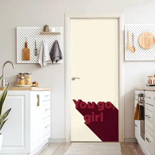 you go girl - 3D - Rood deurposter klein -sfeer5