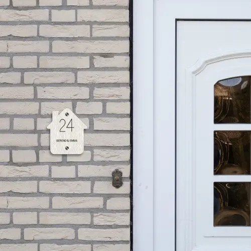 Beige golvende strepen - Klassiek Naambord Huisje klein -sfeer1