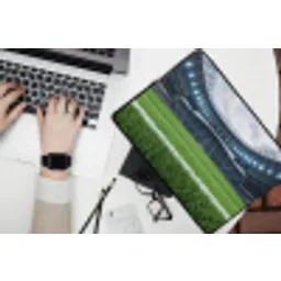 Voetbal - Stadion - Sport - Groen laptophoes neopreen klein -bureau