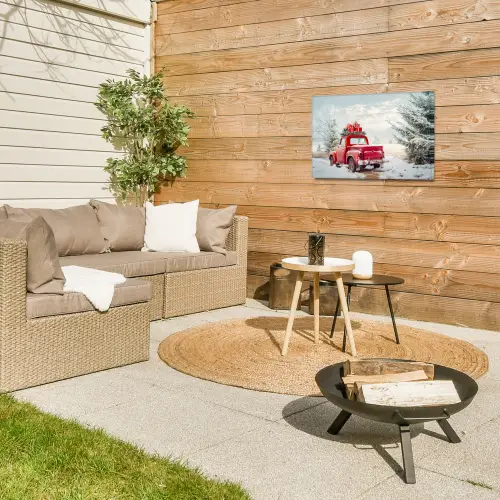 Auto - Rood - Cadeaus - Winter - Sneeuw - Kerst Tuinposter op houten frame 2 cm dik klein -sfeer2
