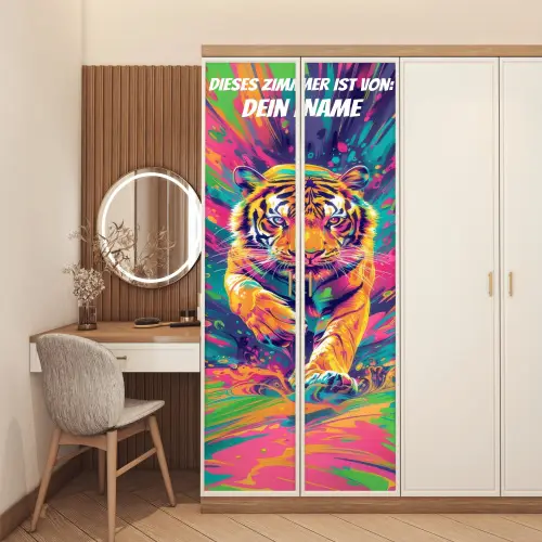 Bunter Tiger im Pop-Art-Stil mit personalisierbarem Namensfeld. deurposter klein -sfeer3