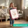 Meisje met een basketbal in neutrale kleuren. Kinderkoffer - Roze klein -sfeer2_NL