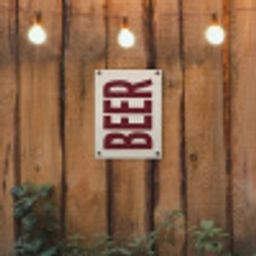Japandi - Beer - Red - Retro tuinposter los doek klein -sfeer1