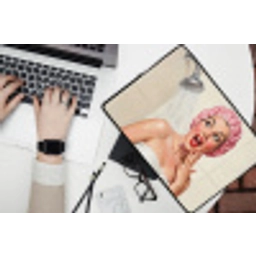Vrouw - Douche - Roze laptophoes neopreen klein -bureau