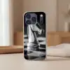 Paard - Hout - Schaalbord - Zwart Telefoonhoesje iPhone 17 Pro Max klein -sfeer2