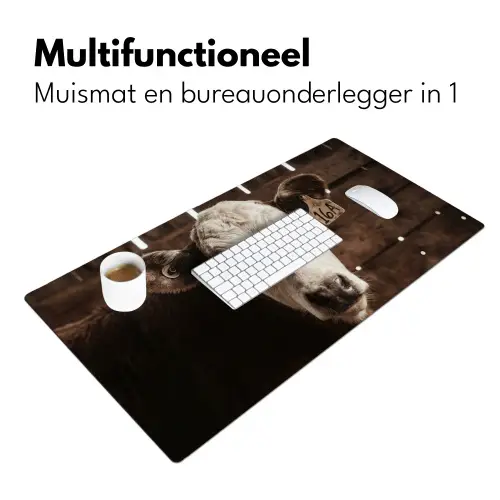 Kalf - Oormerk - Houten stal Muismat XXL klein -sfeer4