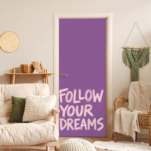 Follow your dreams - Paars - Penseeltextuur deurposter klein -sfeer2