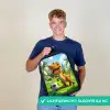 Dino met een voetbal in groen landschap Rugzak - Zwart middel -sfeer7_NL