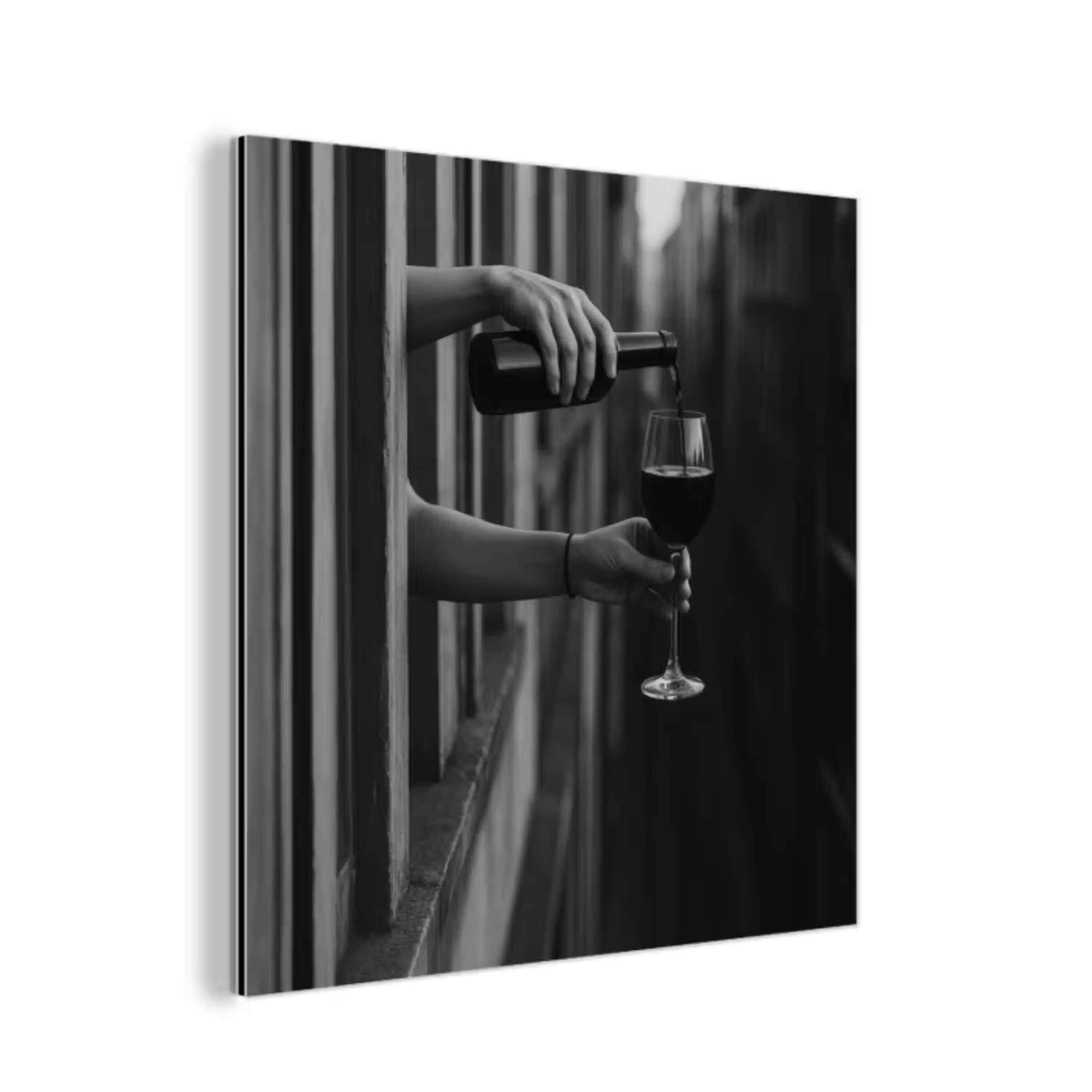 Wijnfles - Glas - Handen - Raam aluminium wit klein -3d