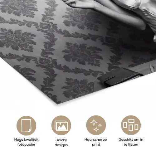 Chic - Vrouw - Zwart - Wit poster papier klein -closeup_NL