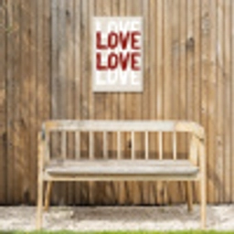 Love - Rood - Tekst Tuinposter op houten frame 2 cm dik klein -sfeer4