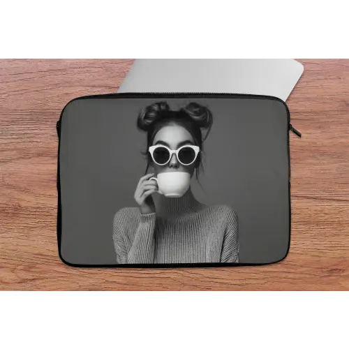Vrouw - Koffie - Zwart - Wit laptophoes neopreen klein -tafel